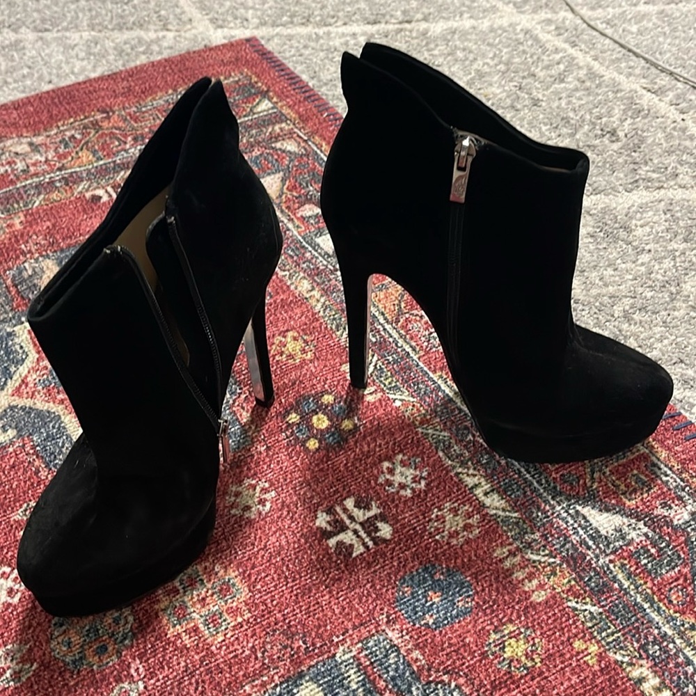 Chinese laundry stilettos